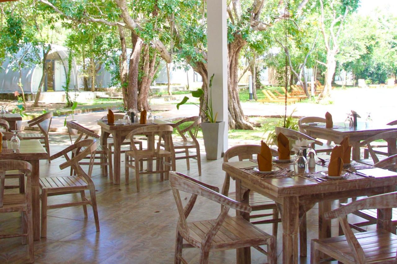 Nivadoo Resort Sigiriya Exterior foto The restaurant at the resort