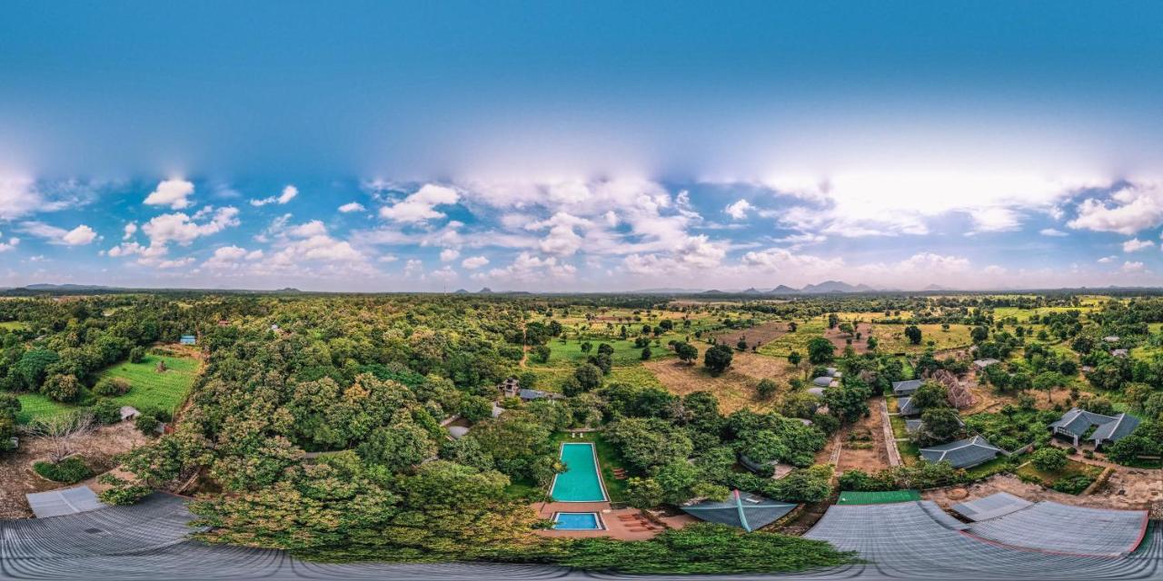 Nivadoo Resort Sigiriya Exterior foto View of the town of Sedona from the top of the courthouse
